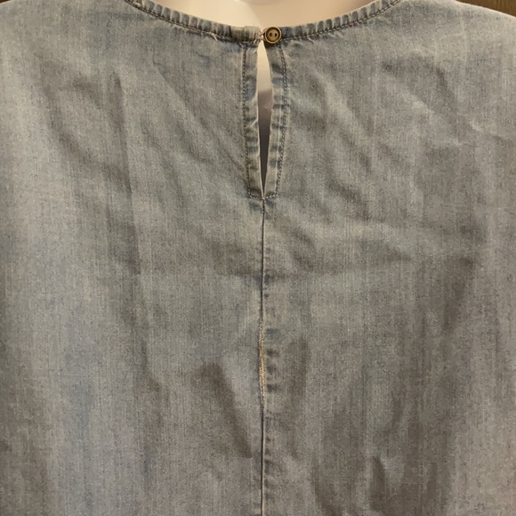 BeachLunchLounge Lightweight Denim Top Flared Sleeves SZ M - Picture 7 of 12